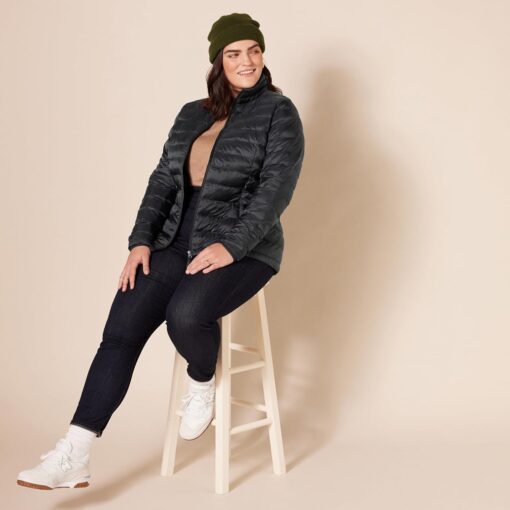 Amazon Essentials Women's Lightweight Long-Sleeve Water-Resistant Packable Puffer Jacket (Available in Plus Size) - Image 8