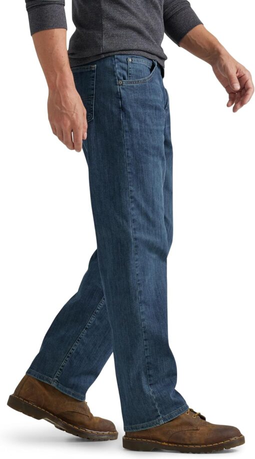 Wrangler Authentics Men's Classic 5-Pocket Relaxed Fit Flex Jean - Image 2
